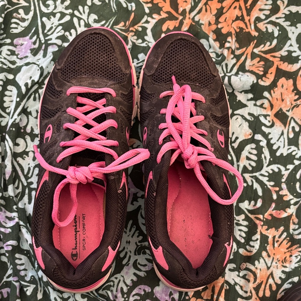 Champion Women's Sneakers in Black and Pink vintage